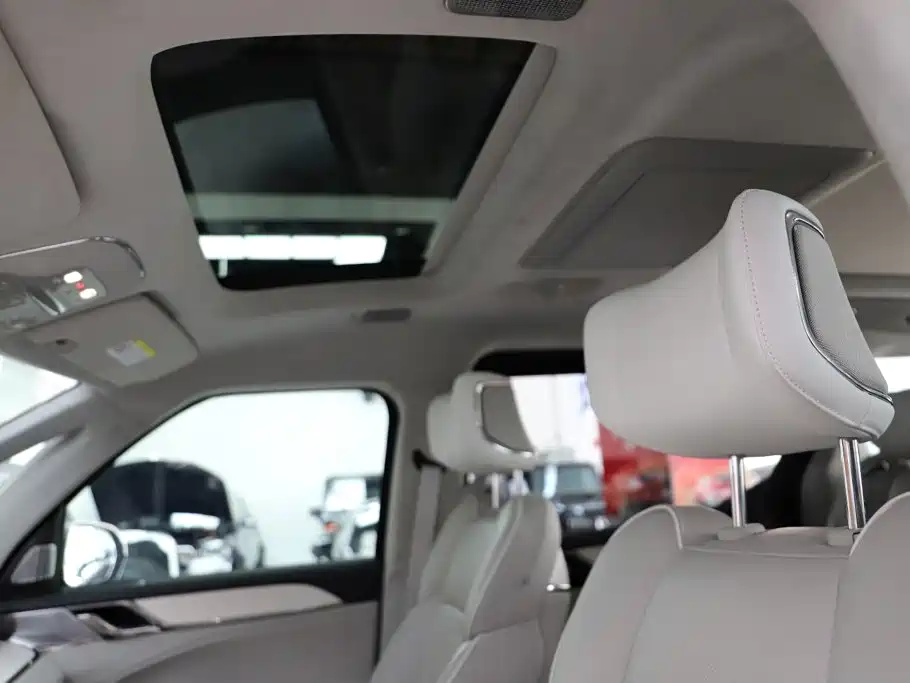 Volvo EM90 — миниатюра 19