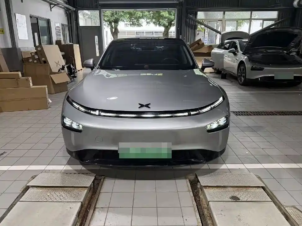XPeng P7 — миниатюра 2