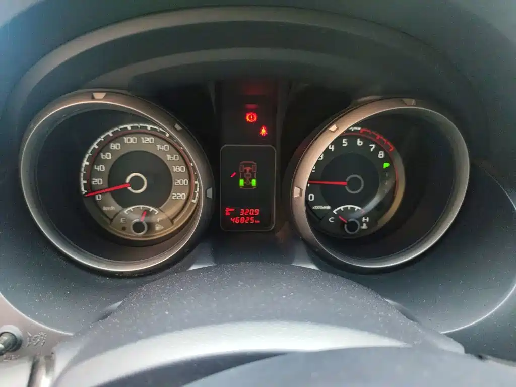 Mitsubishi Pajero (Import) — миниатюра 5