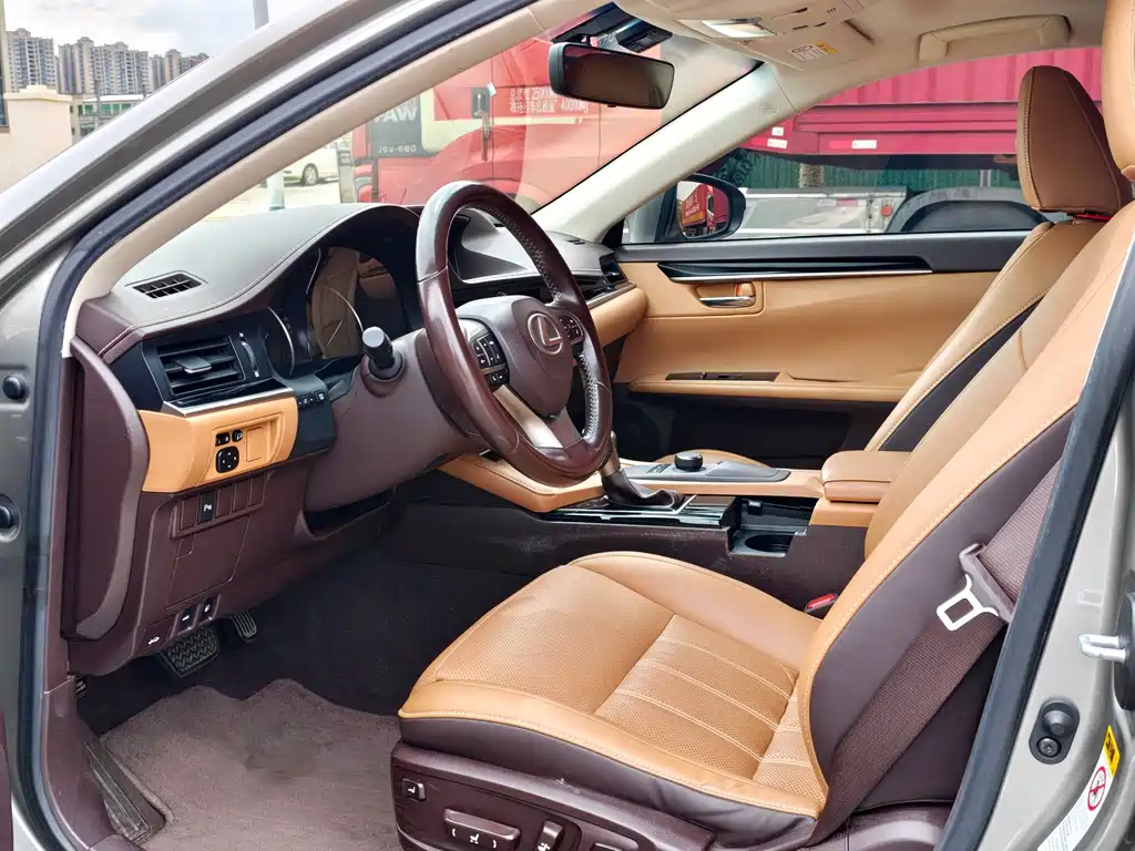 Lexus ES — миниатюра 9