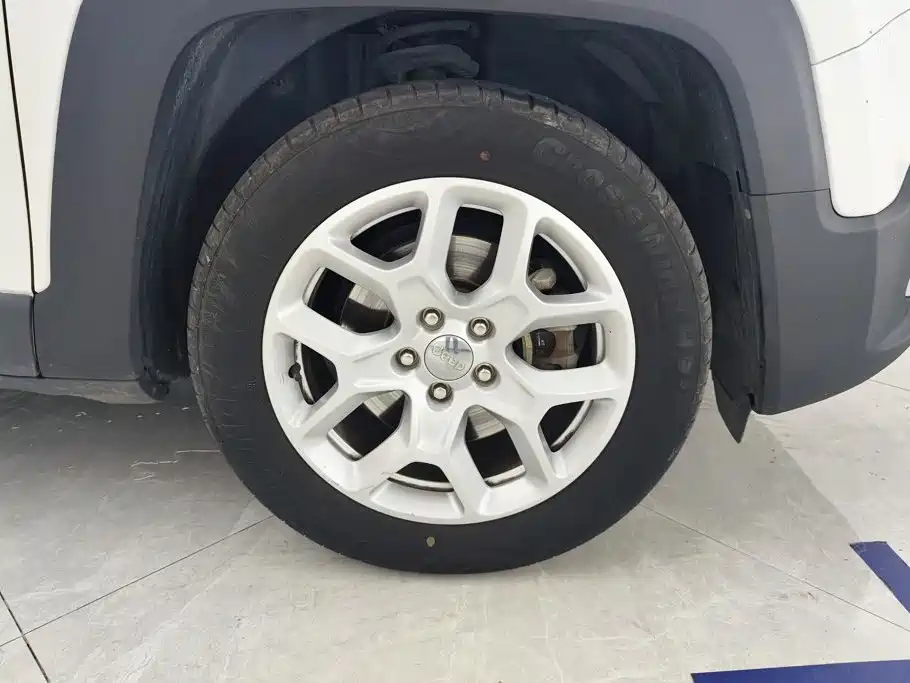 Jeep Renegade — миниатюра 6