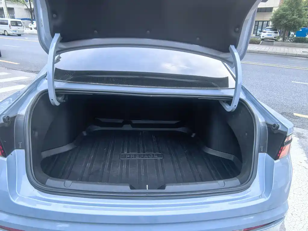 GEELY AUTOMOBILE XINGRUI