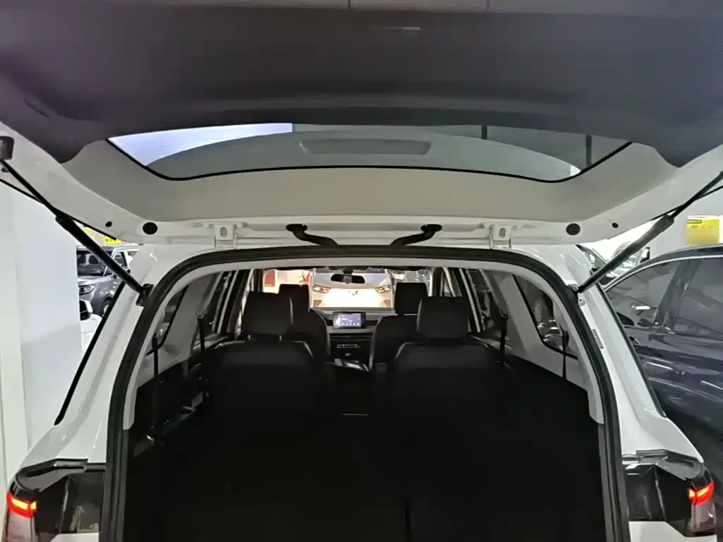 Wuling Jiachen — миниатюра 19