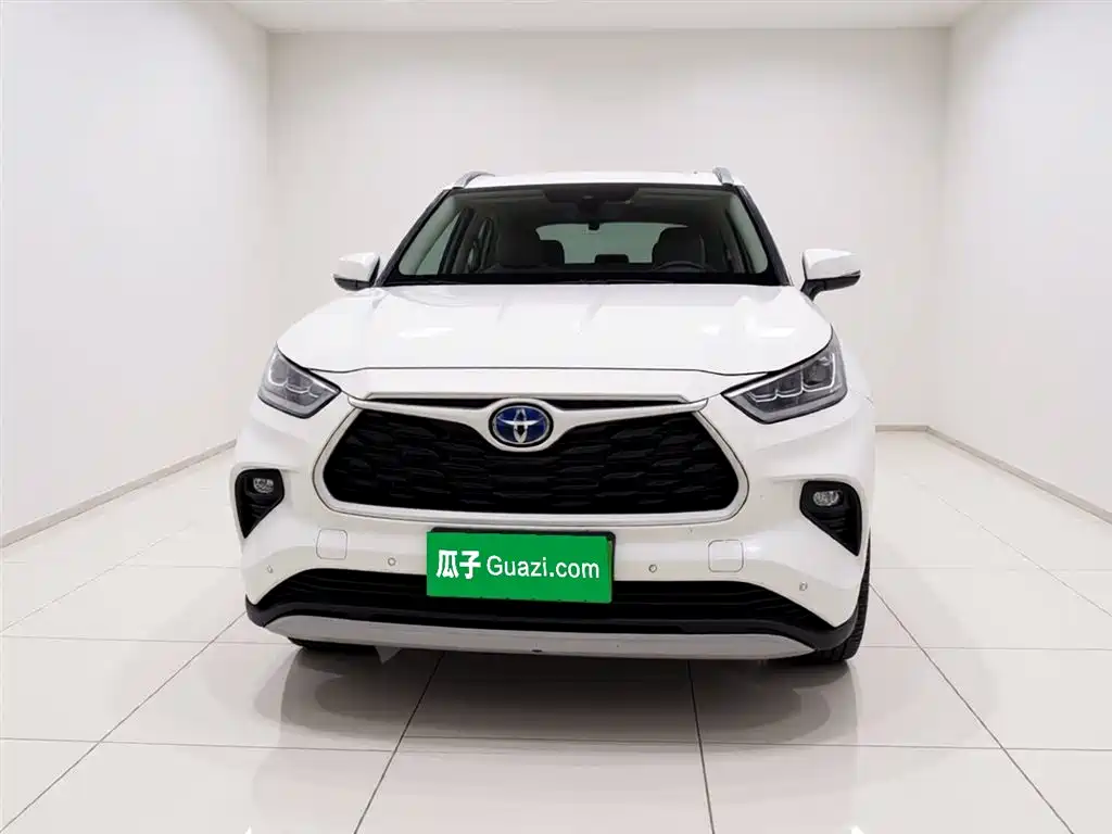 Toyota Highlander 2023 2.5L Luxury 7 мест
