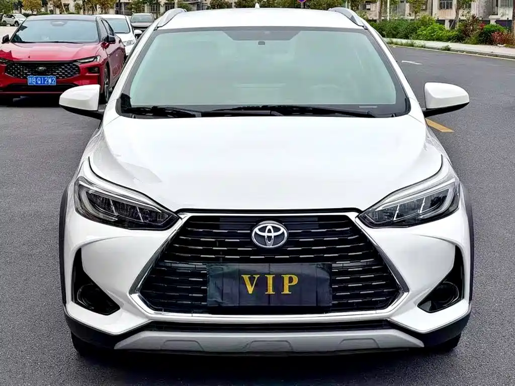 Toyota Yaris L — миниатюра 2