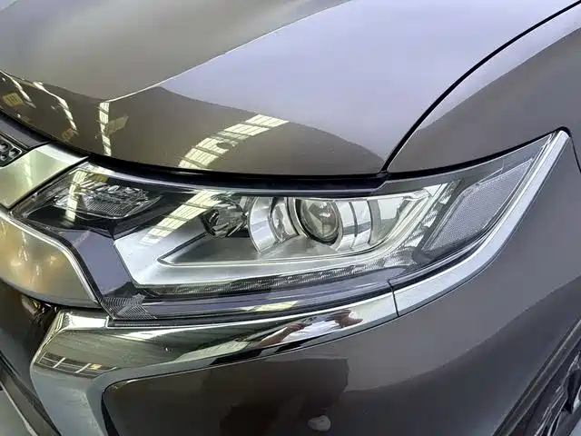 Mitsubishi Outlander — миниатюра 17