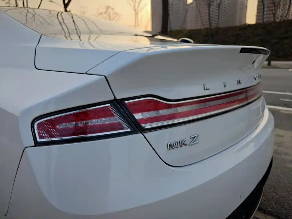 LINCOLN MKZ