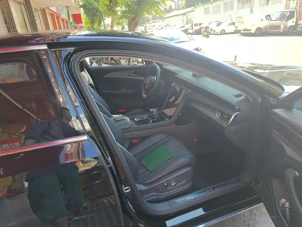 Hongqi Hongqi H5 — миниатюра 20