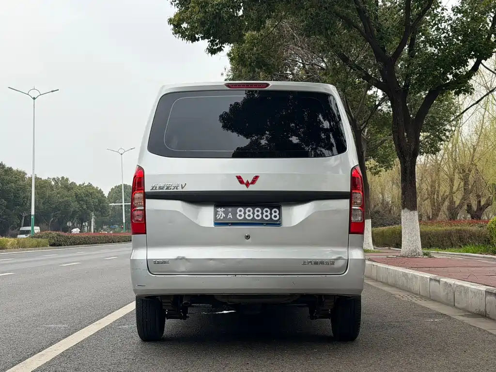 Wuling Hongguang V — миниатюра 5