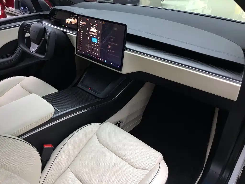 Tesla Model X — миниатюра 15