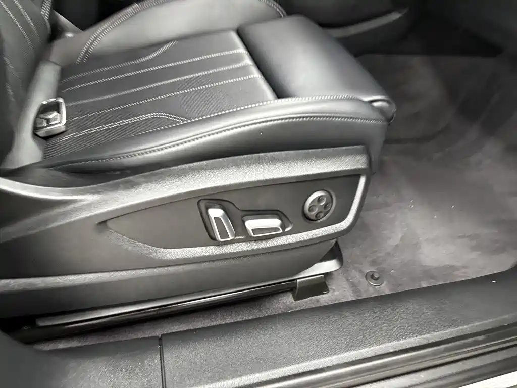 Audi Q5L — миниатюра 26