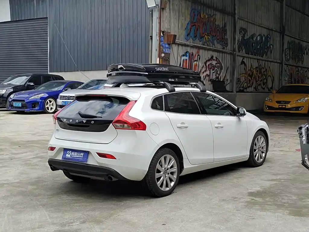 Volvo V40 — миниатюра 9