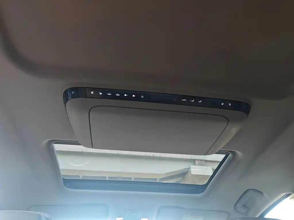 Buick GL8 Hybrid — миниатюра 18