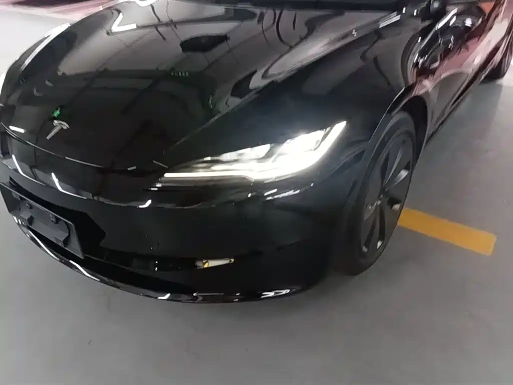 Tesla Model 3 — миниатюра 24