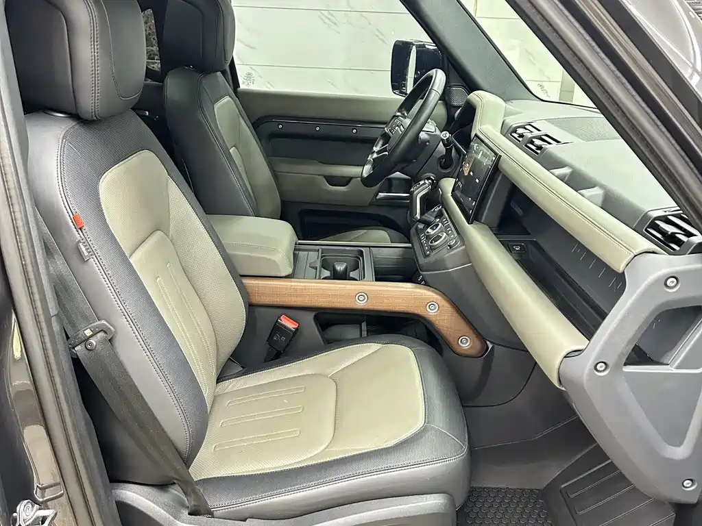 Land Rover Defender — миниатюра 13
