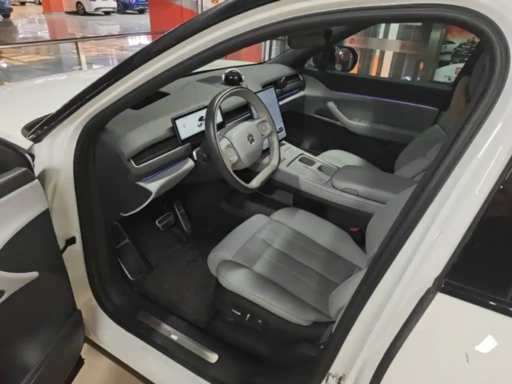 NIO ES8 — миниатюра 16