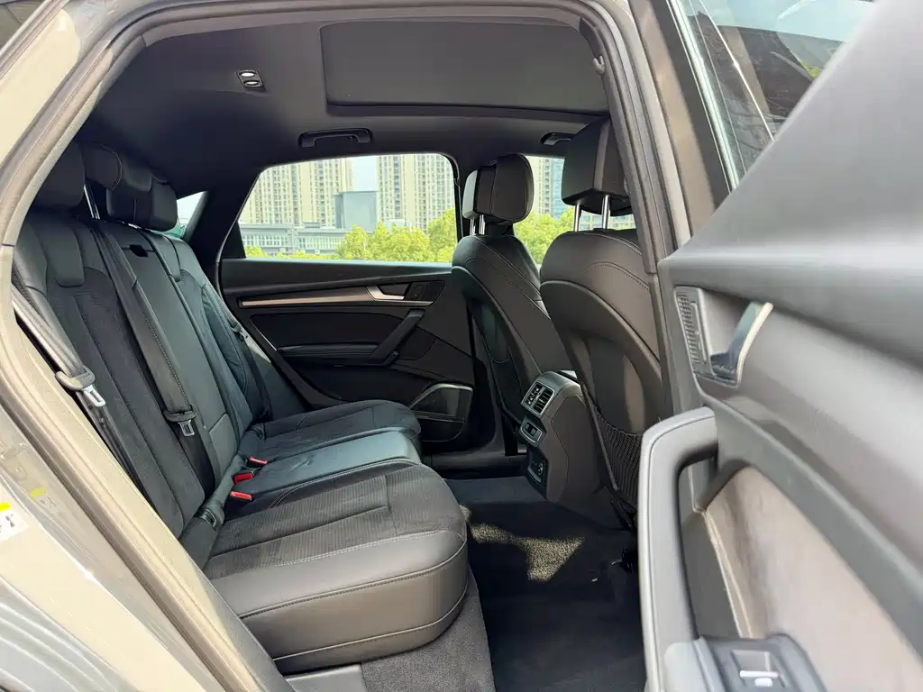 Audi Q5L Sportback — миниатюра 9
