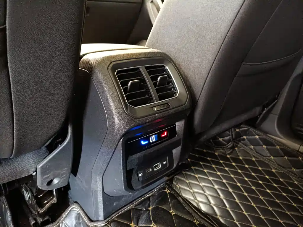 Volkswagen Tiguan L — миниатюра 23