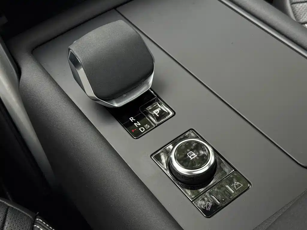 Land Rover Discovery — миниатюра 17