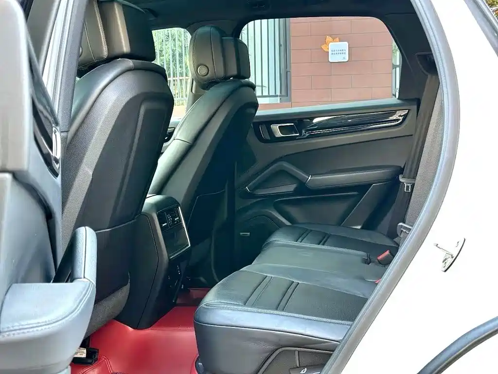 Porsche Cayenne Hybrid — миниатюра 5