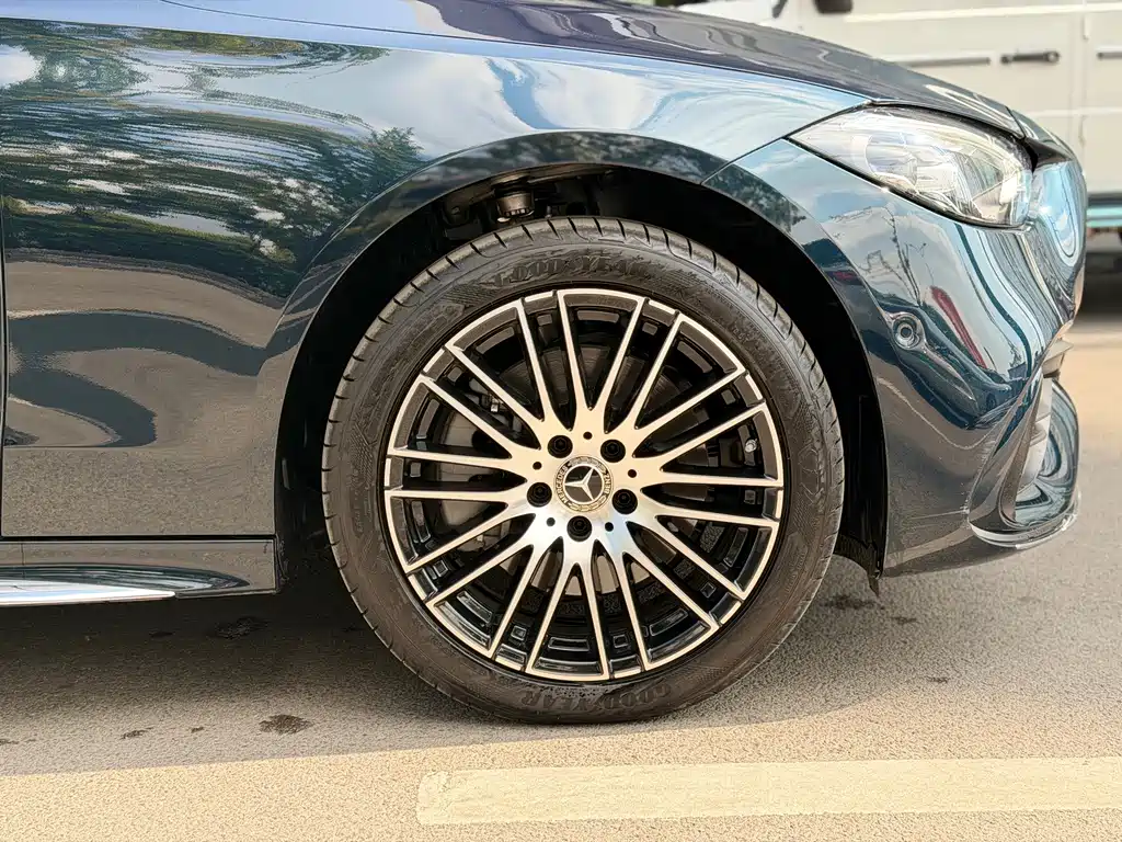 Mercedes-Benz C-Class — миниатюра 7