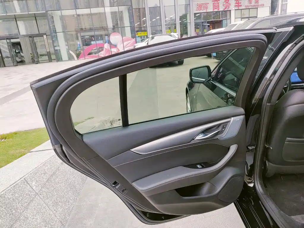 Cadillac CT5 — миниатюра 18