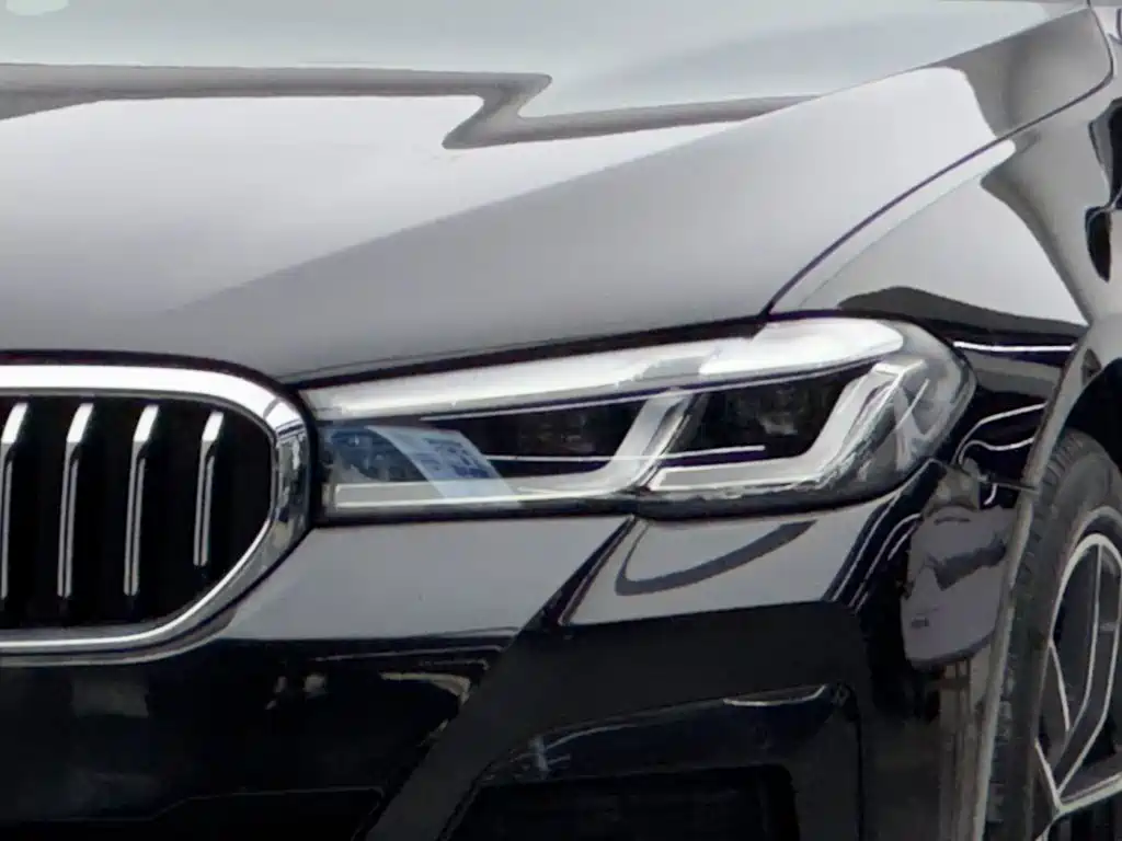 BMW 5 Series New Energy — миниатюра 3
