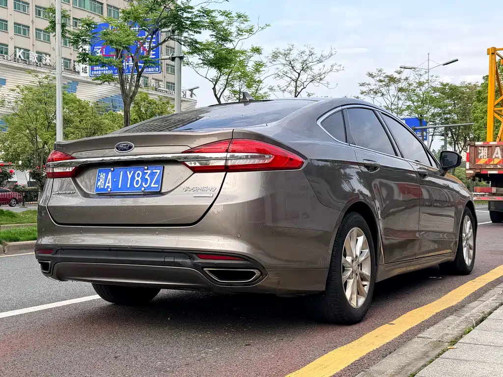 Ford Mondeo — миниатюра 6