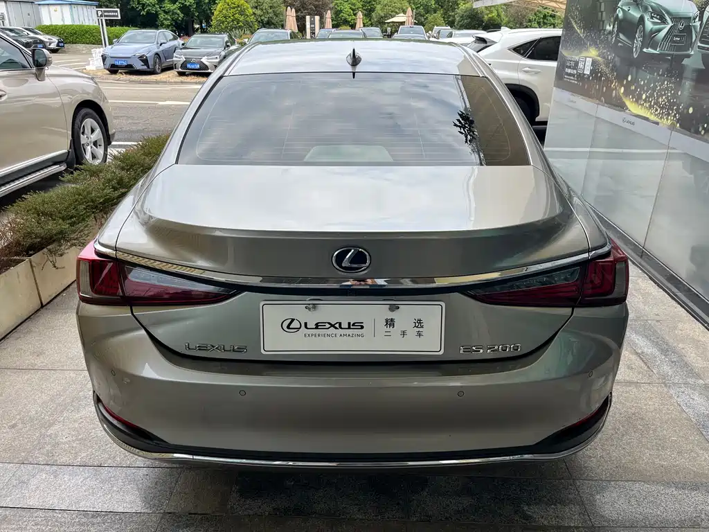 Lexus ES — миниатюра 6