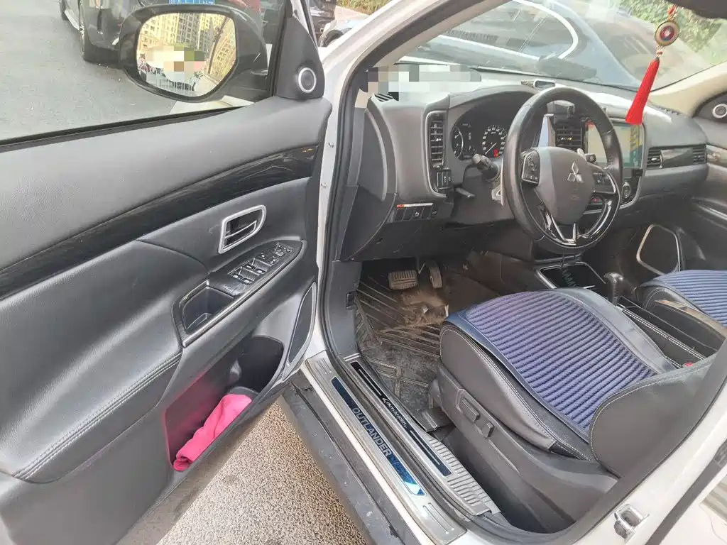 Mitsubishi Outlander — миниатюра 17