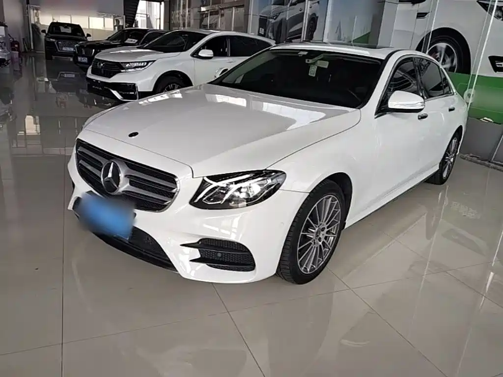 Mercedes-Benz E-Class — миниатюра 2