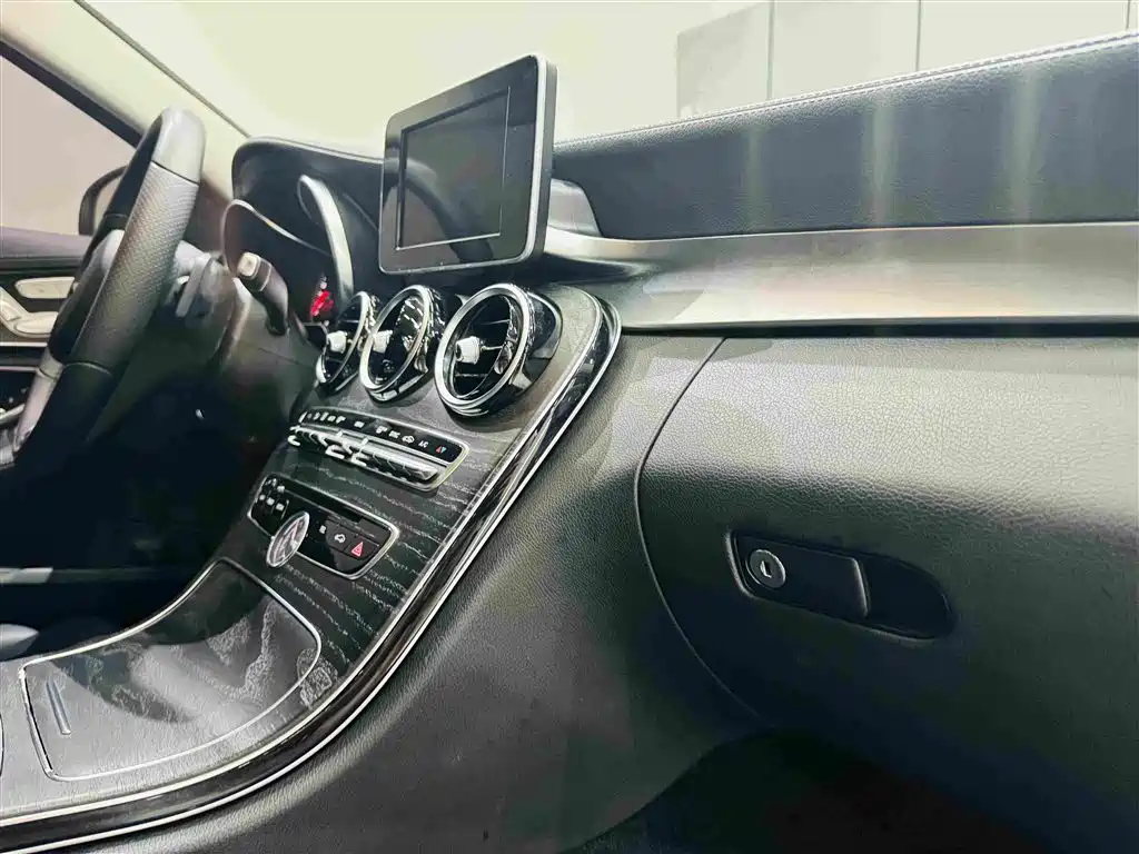 Mercedes-Benz C-Class — миниатюра 28