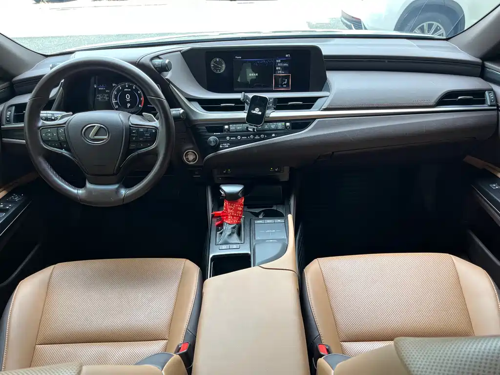 Lexus ES — миниатюра 13