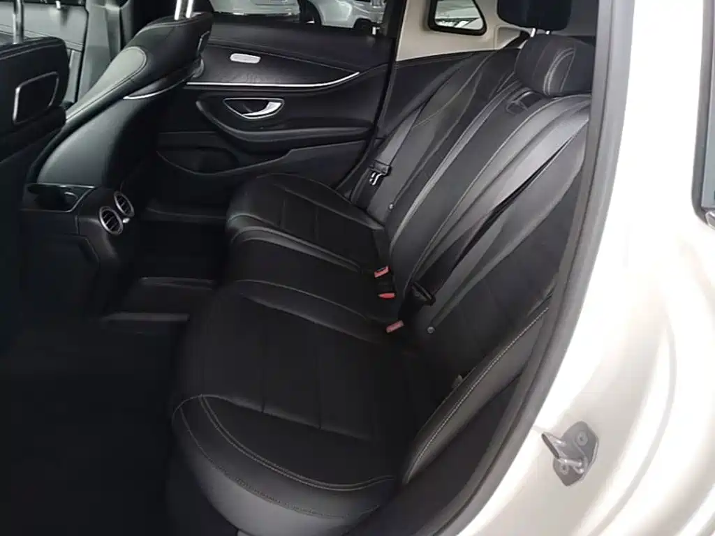 Mercedes-Benz E-Class — миниатюра 17