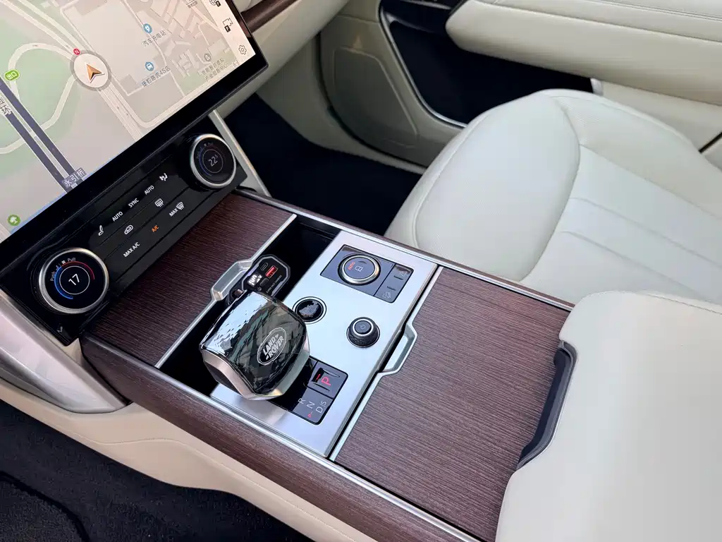 Land Rover Range Rover — миниатюра 17