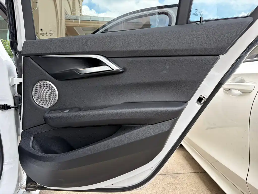 BMW 1 Series — миниатюра 17