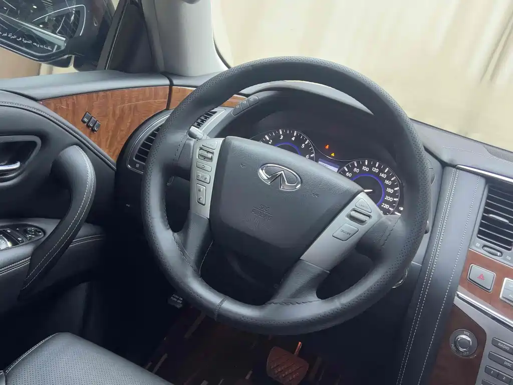 Infiniti QX80 — миниатюра 10