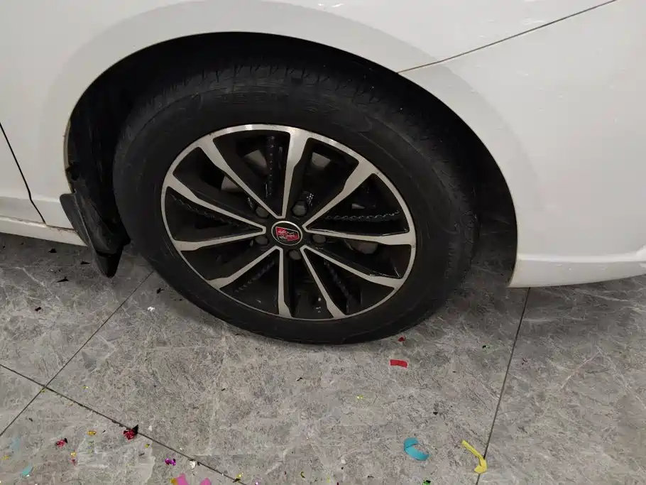 Roewe i5 — миниатюра 6