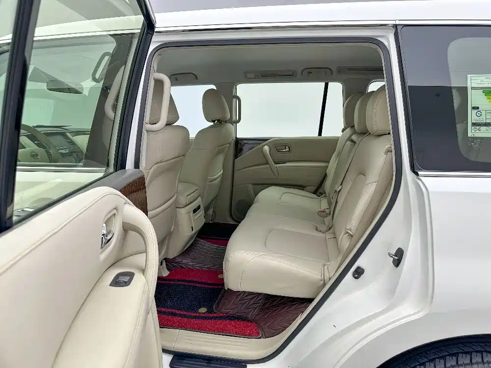 Nissan Patrol — миниатюра 15