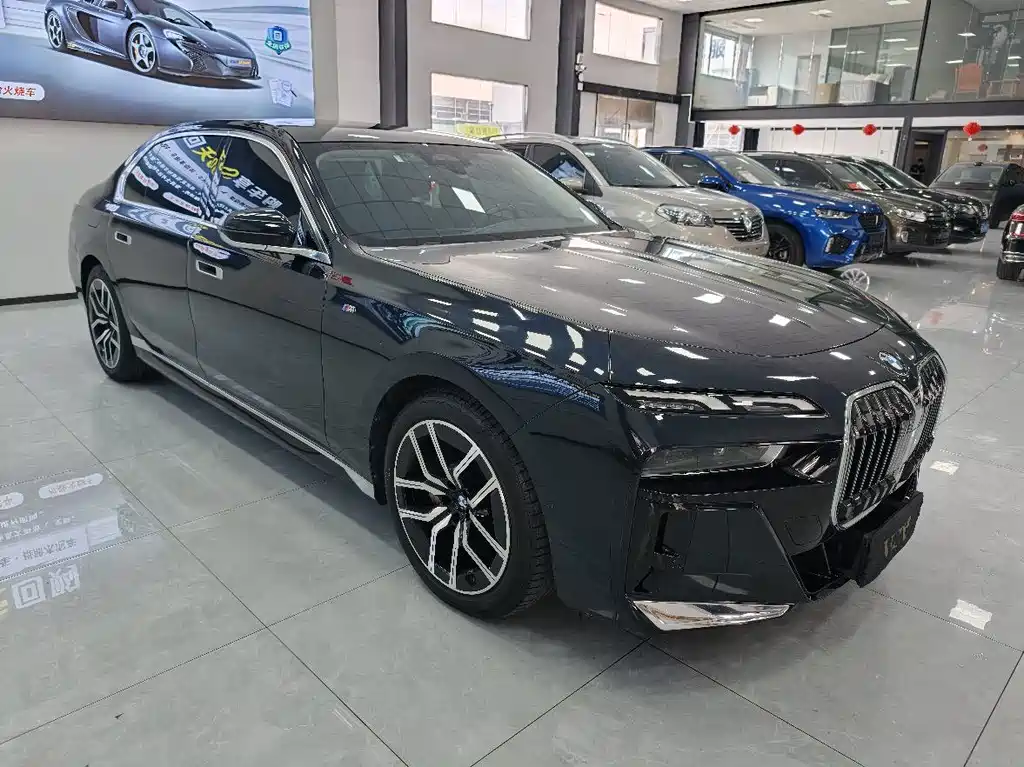 BMW 7 Series — миниатюра 3