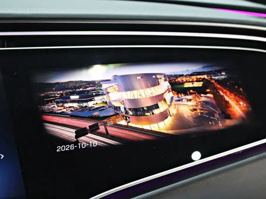 Mercedes-Benz E-Class New Energy — миниатюра 8
