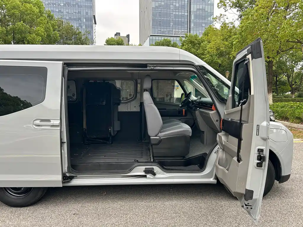 Yuan Cheng Yuan Cheng Super VAN — миниатюра 9
