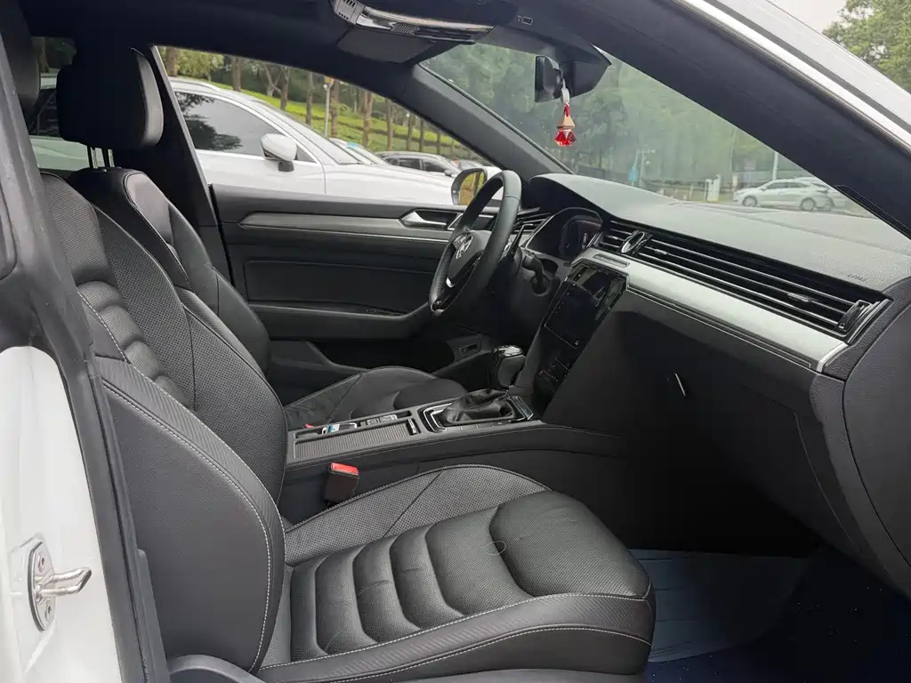 Volkswagen CC — миниатюра 11