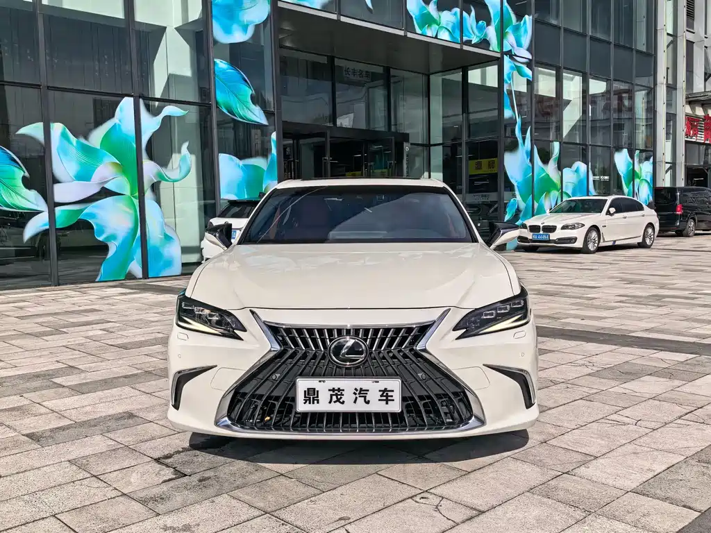 Lexus ES — миниатюра 2