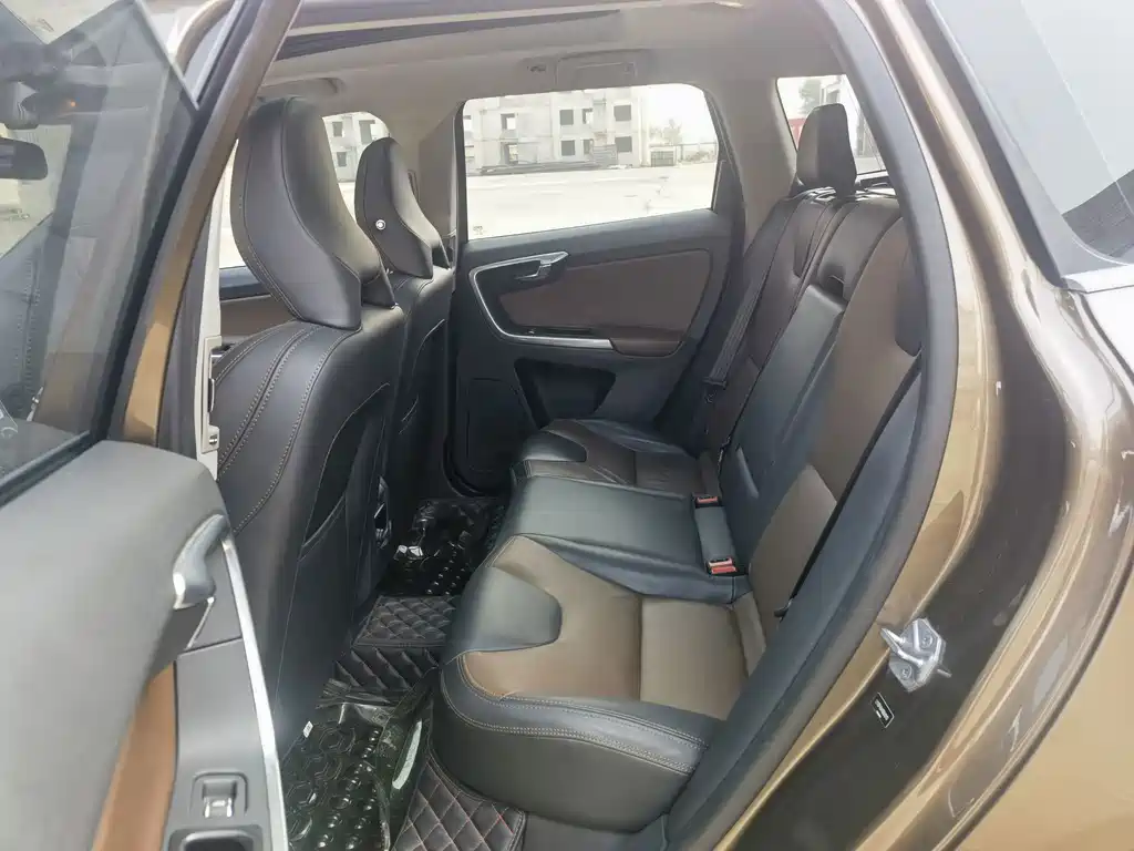 Volvo XC60 — миниатюра 12