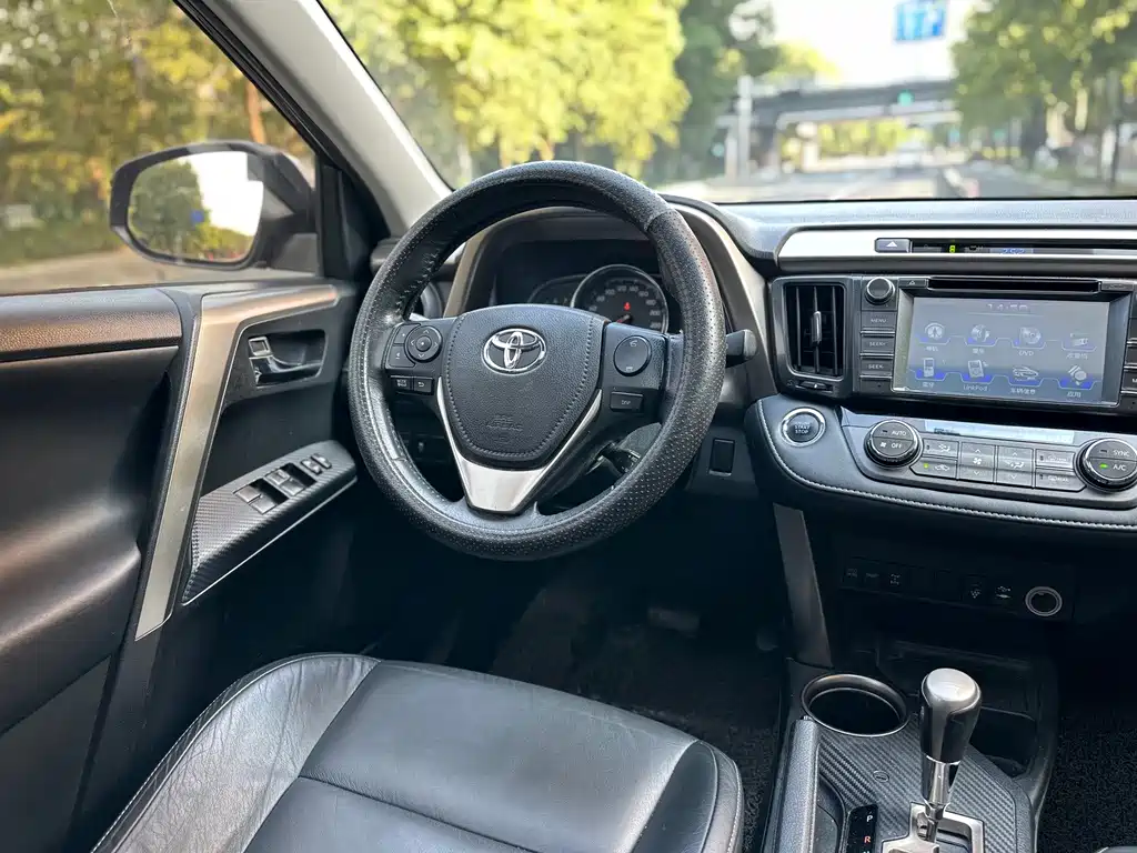 Toyota RAV4 — миниатюра 20