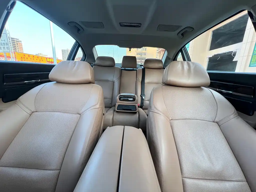 BMW 7 Series — миниатюра 19