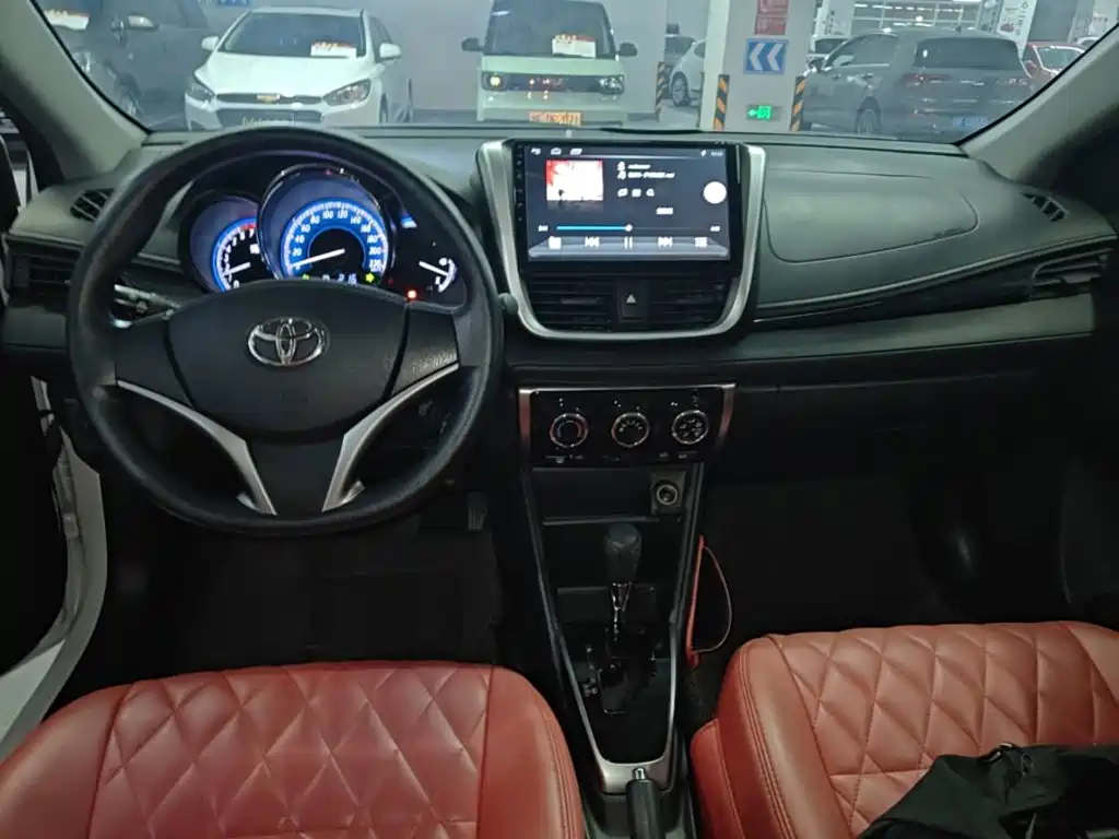 Toyota Yaris L — миниатюра 10