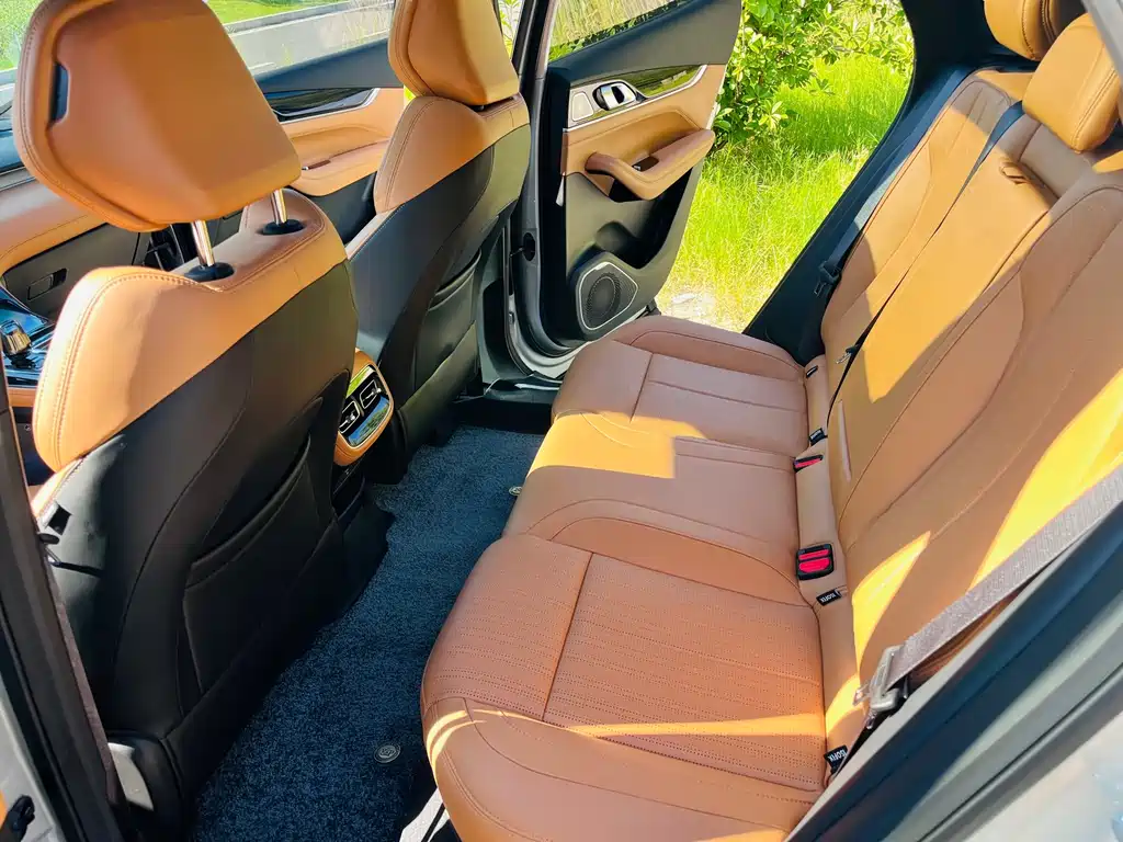 Geely Boyue L — миниатюра 6