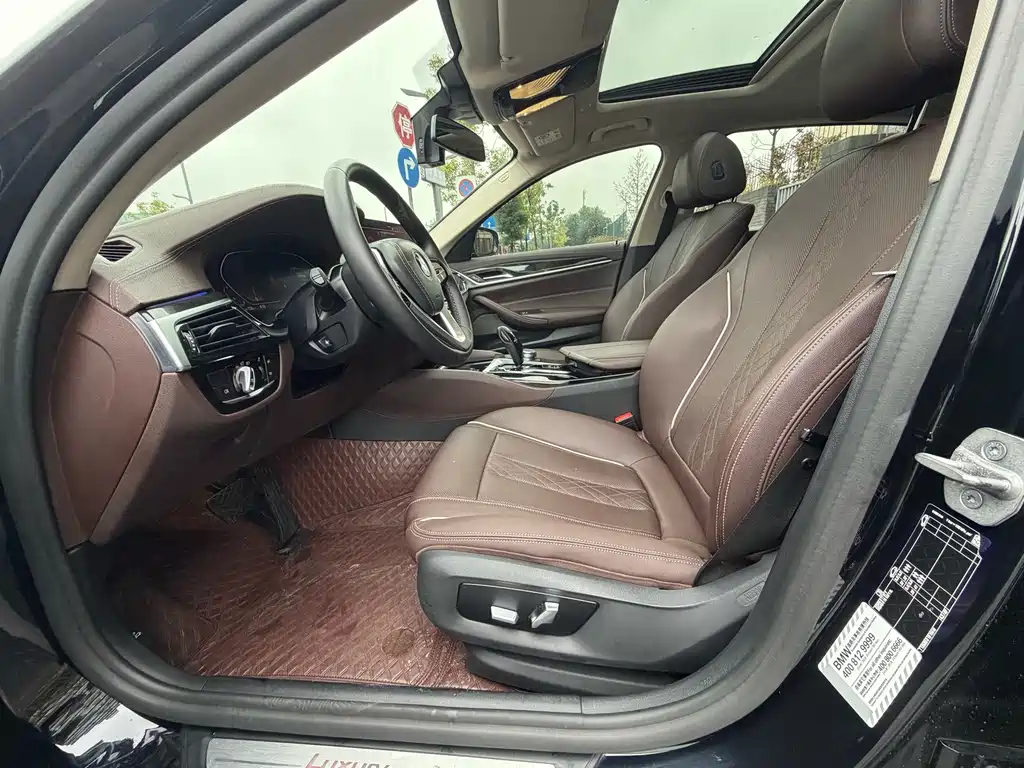 BMW 5 Series — миниатюра 4
